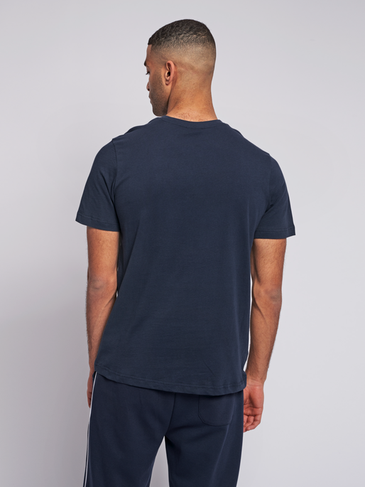 hmlVALTER T-SHIRT S/S, 1009, model