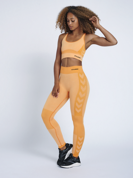 hmlCLEA SEAMLESS MID WAIST TIGHTS, BLAZING ORANGE/CARROT CURL MELANGE, model