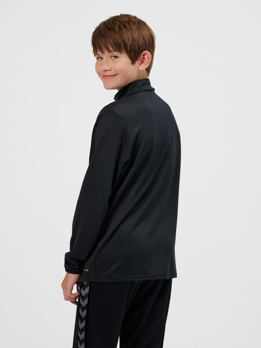 hmlESSENTIAL TRACK JACKET KIDS, BLACK, model