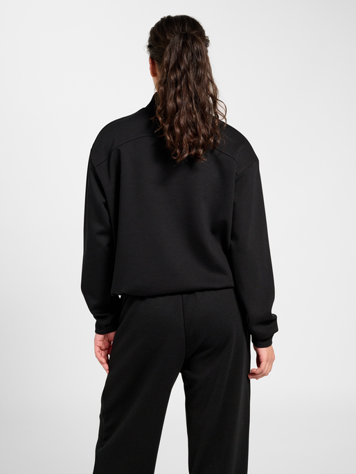 hmlYOGA SOFT HALFZIP W JACKET, BLACK, model