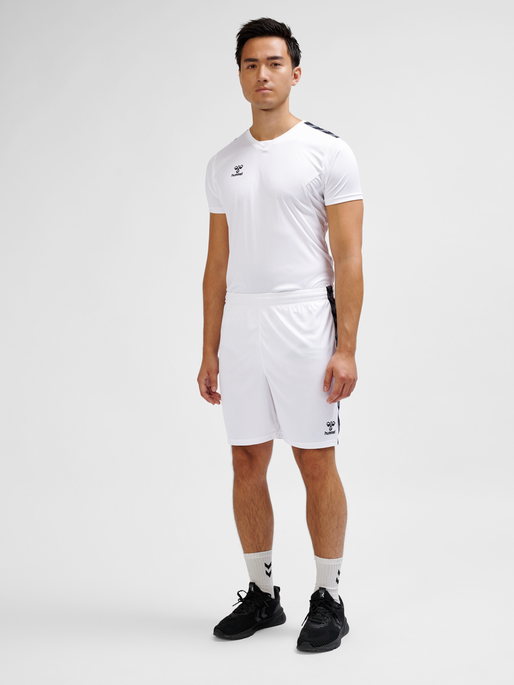 hmlAUTHENTIC PL SHORTS, WHITE, model