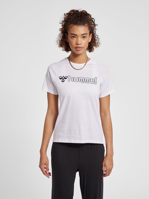 hmlNONI 2.0 T-SHIRT, WHITE, model
