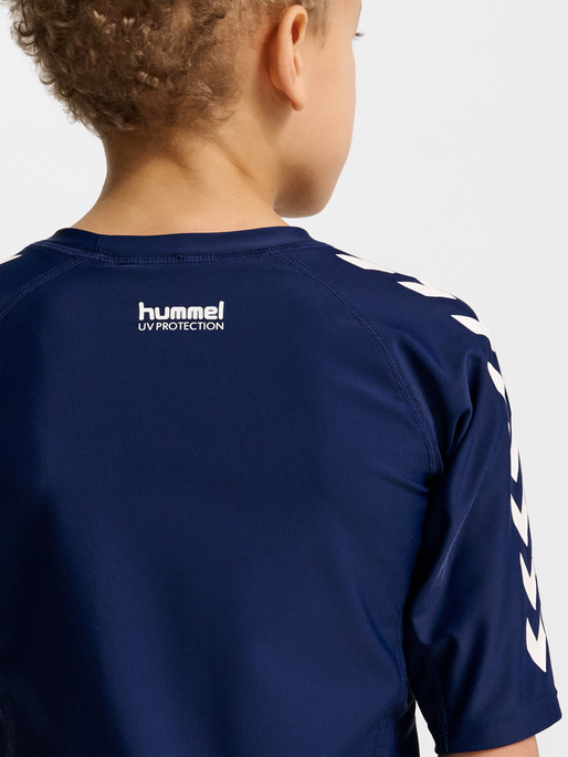 hmlFIJI SWIM TEE, NAVY BLAZER, model