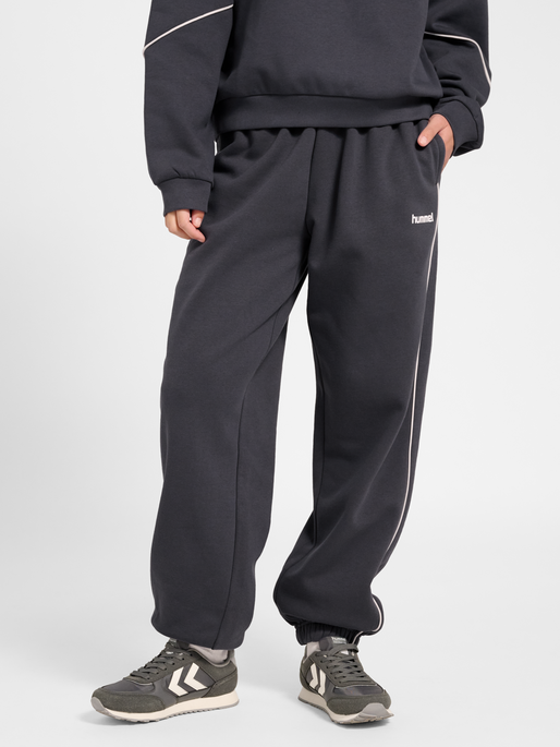 hmlKEEPER W PIPING SWEATPANT, EBONY, model