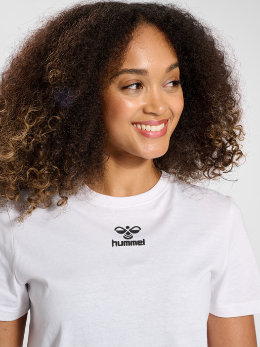 hmlICONS WOMAN T-SHIRT, WHITE, model