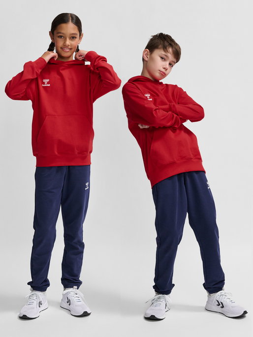 hmlGO 2.0 HOODIE KIDS, TRUE RED, model