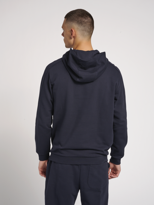 hmlDENNIS HOODIE, 7381, model