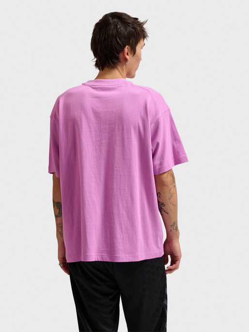hmlLOOSE T-SHIRT S/S BEES STADIUM, VIOLET, model