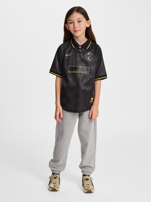 hmlJR LOOSE BAY SOCCER JERSEY S/S, BLACK, model