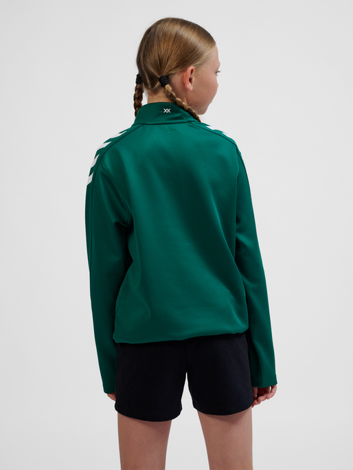 hmlCORE XK HALF ZIP POLY SWEAT KIDS, EVERGREEN, model