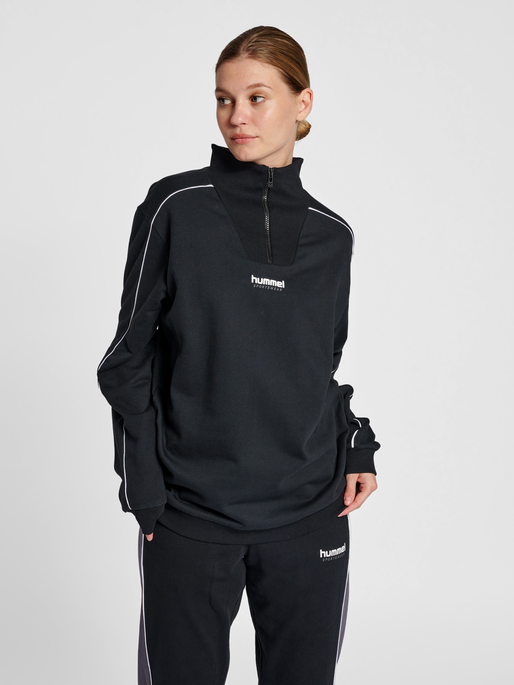 hmlLGC WESLEY HALF ZIP SWEATSHIRT, BLACK, model