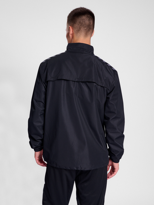 hmlAUTHENTIC TRAINING JACKET, BLACK, model