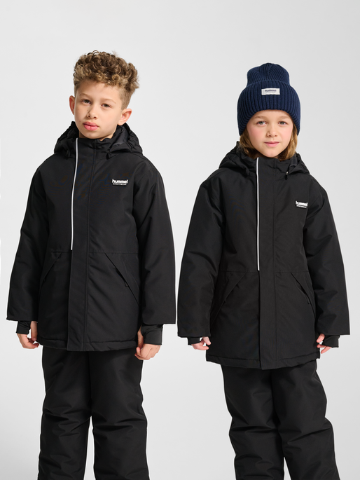 hmlJR SNOW JACKET WP 10K, BLACK, model