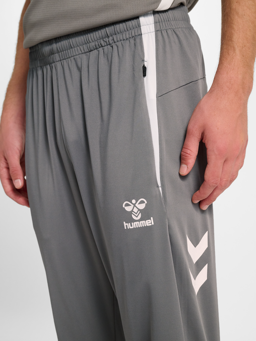 hmlLEAD 2.0 TRAINING PANTS, STEEL GRAY, model