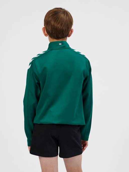hmlCORE XK HALF ZIP POLY SWEAT KIDS, EVERGREEN, model