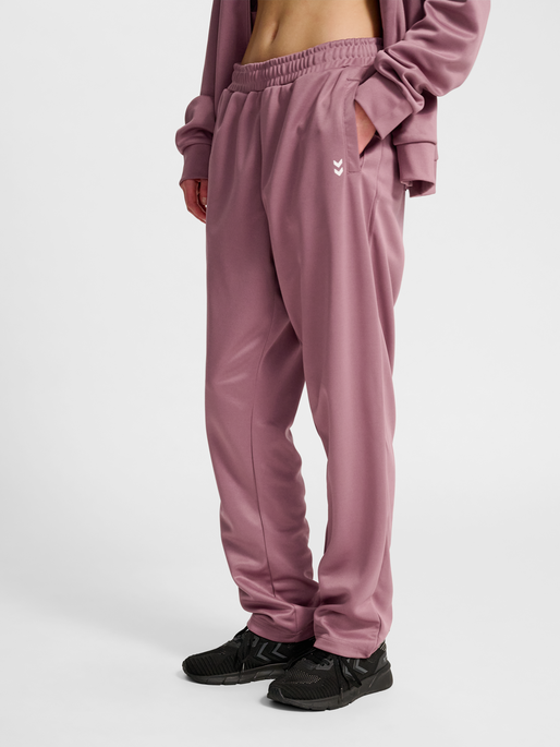 hmlPULSE TRACK PANTS, WISTFUL MAUVE, model