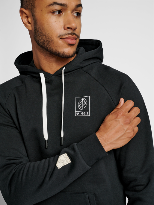 hmlGG12 SWEAT HOODIE, 2001, model