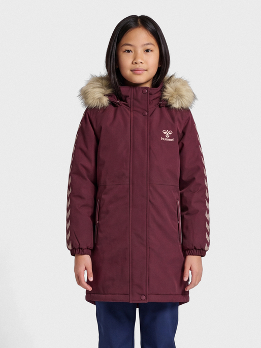 hmlLEAF TEX COAT, WINDSOR WINE, model