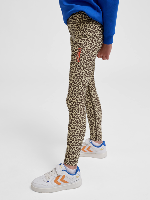 hmlJR FAST MID WAIST TIGHTS, BOULDER, model