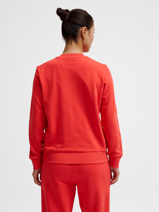 hmlPULSE W SWEAT CREWNECK, HIBISCUS, model