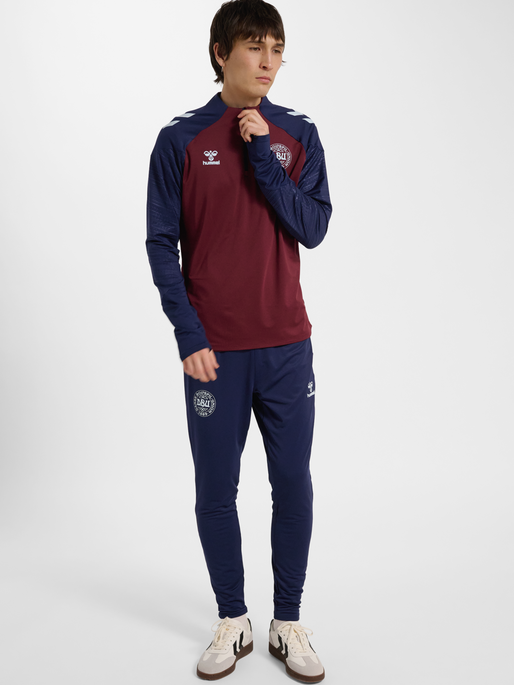DBU 26 PRO TR HALF ZIP SWEAT, WINDSOR WINE/PEACOAT, model