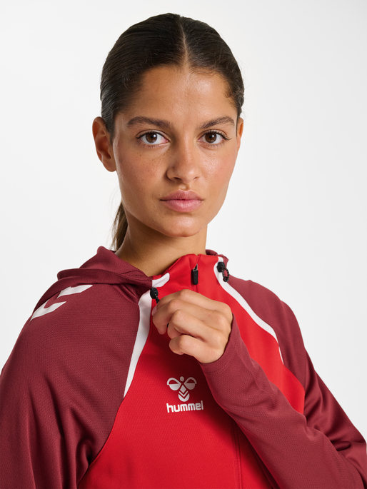 hmlLEAD 2.0 ZIP HOODIE WOMAN, TRUE RED/MAROON, model