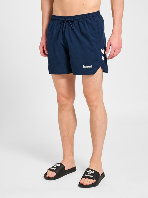 hmlPULSE SWIM SHORTS, DRESS BLUES, model
