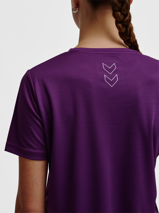 hmlTE TOLA T-SHIRT, IMPERIAL PURPLE, model