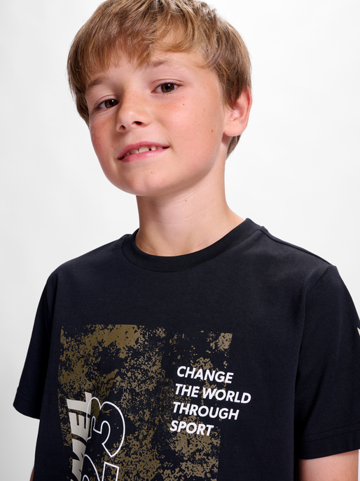 hmlBALDER T-SHIRT S/S, 2001, model