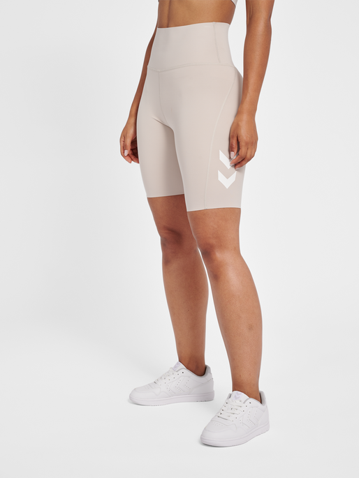 hmlMT GRACE HW TIGHT SHORTS, CHATEAU GRAY, model