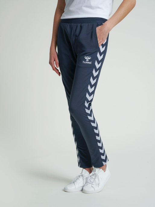 hmlNELLY 2.0 TAPERED PANTS, BLUE NIGHTS, model