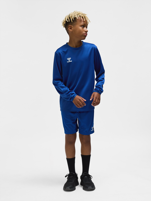 hmlESSENTIAL SWEATSHIRT KIDS, TRUE BLUE, model