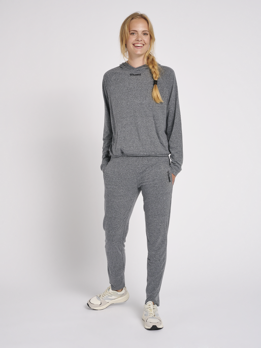 hmlZANDRA HOODIE, 2508, model