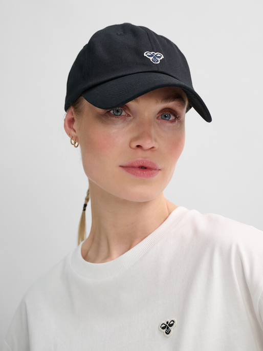 hmlBASEBALL CAP BEE, BLACK, model
