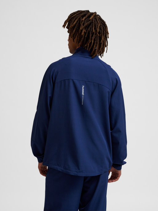 hmlFAST JACKET, DRESS BLUES, model