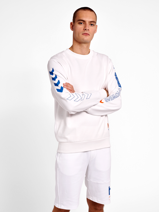 hmlLGC BIRK SWEATSHIRT, WHITE, model