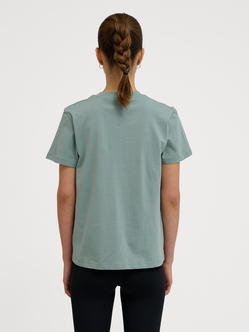 hmlPULSE W T-SHIRT, CHINOIS GREEN, model