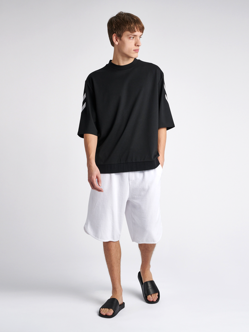 hmlCLAES LOOSE T-SHIRT S/S, 2001, model