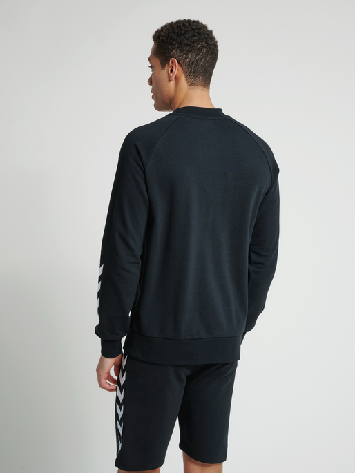 hmlISAM SWEATSHIRT, 2001, model