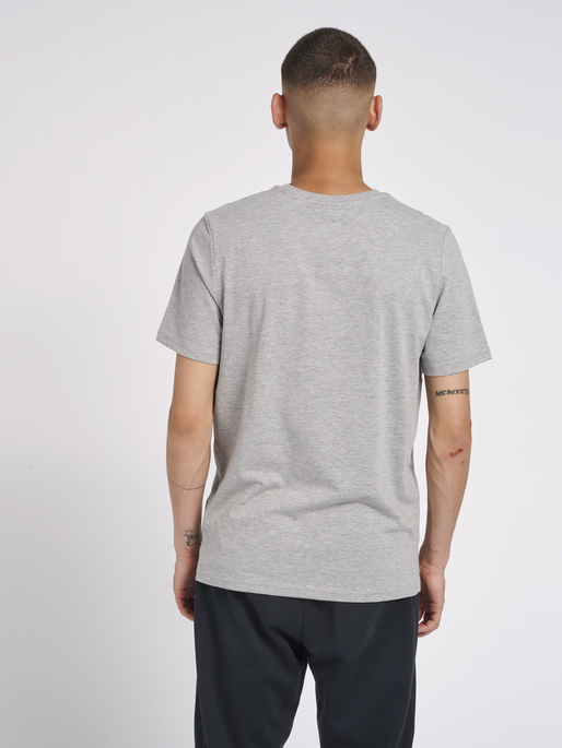 hmlLGC MUSA T-SHIRT, 2006, model