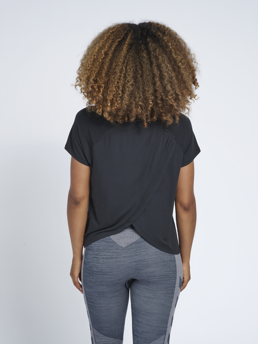 hmlFIONA T-SHIRT, 2001, model