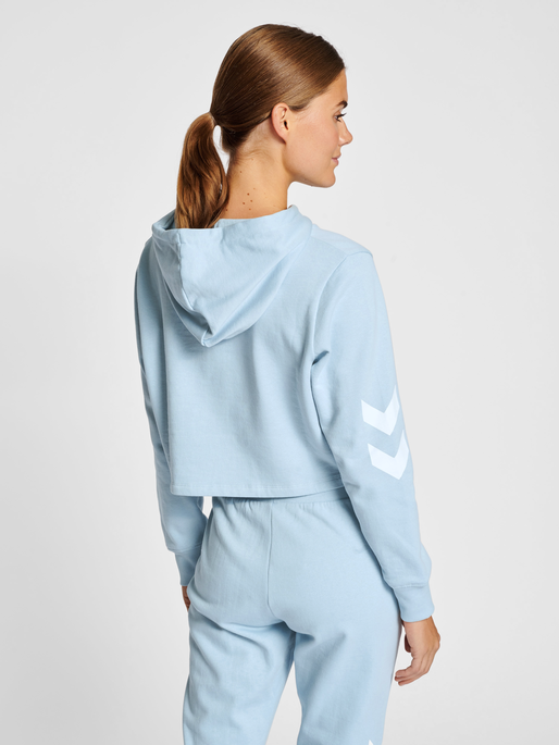 hmlLEGACY WOMAN CROPPED HOODIE, CELESTIAL BLUE, model