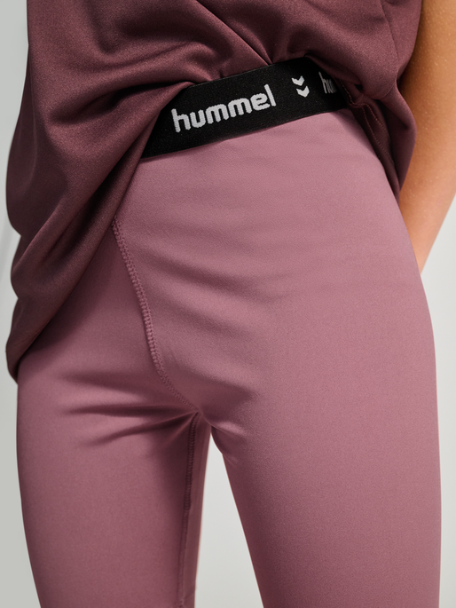 hmlJR PULSE MW SHORT TIGHTS, WISTFUL MAUVE, model