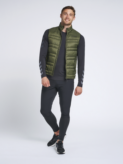 hmlPAX PUFF WAISTCOAT, 6297, model