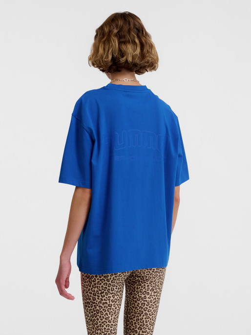 hmlFAST LOOSE T-SHIRT S/S, OLYMPIAN BLUE, model