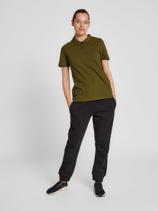 hmlRED STRETCH POLO WOMAN, DARK OLIVE, model