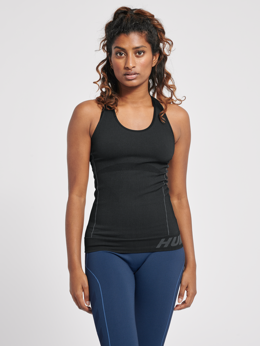 hmlTE CHRISTEL SEAMLESS TOP, BLACK/ASPHALT MELANGE, model