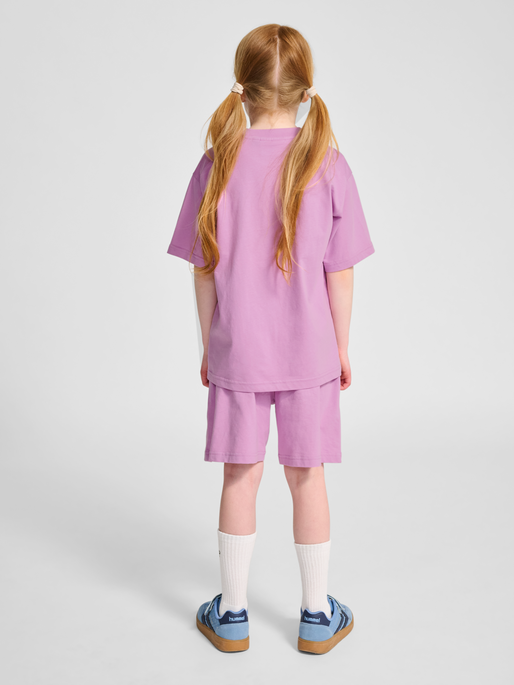 hmlJR LOOSE SET HS GRAPHIC, SMOKY GRAPE, model