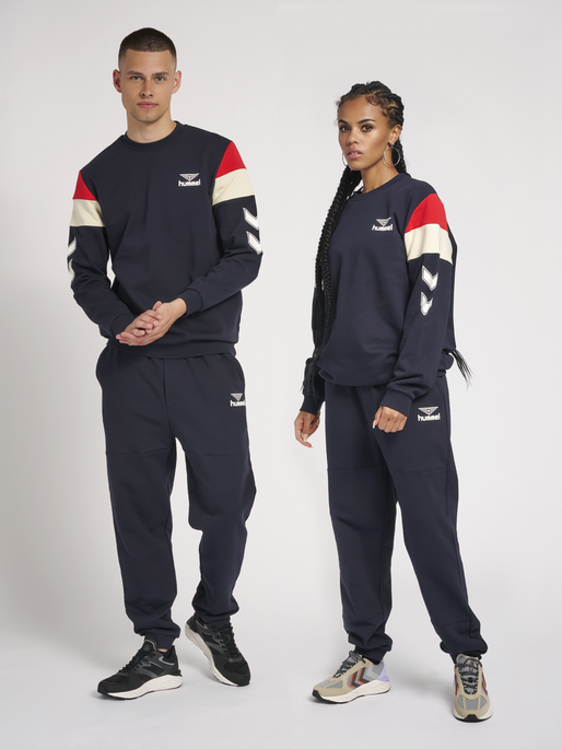 hmlSTEPHAN SWEATSHIRT, 7381, model