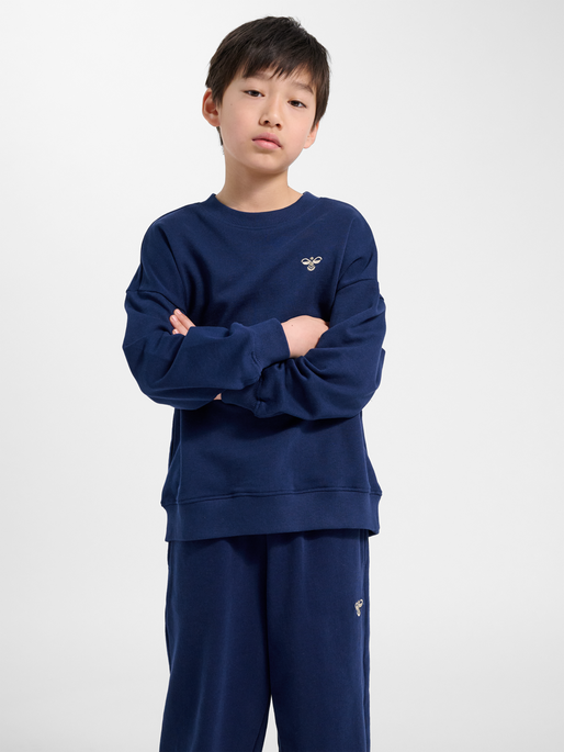 hmlJR JUMP BOXY SWEATSHIRT, MEDIEVAL BLUE, model
